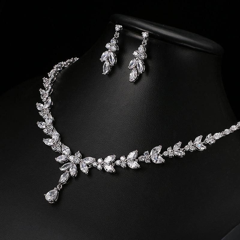 Emmaya Exquisite Women Stud Earrings & Necklace - The Trendy